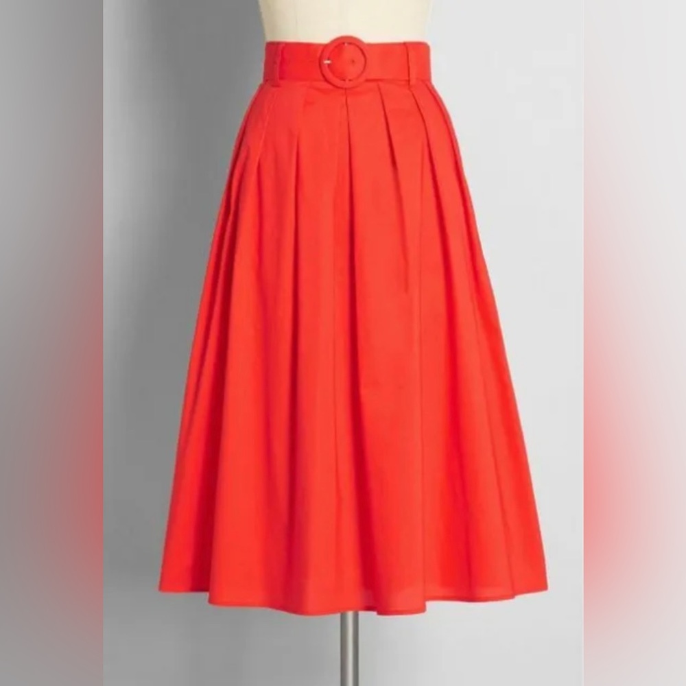 NWT ModCloth x Barbie pleated midi skirt